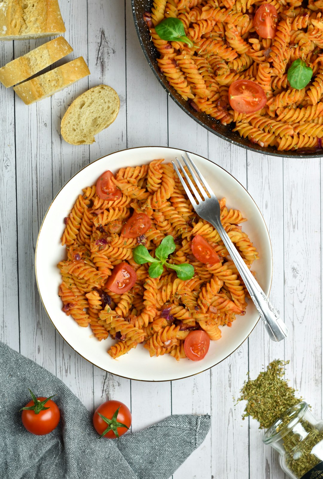 Schnelle One-Pot-Pasta mit Kichererbsen
